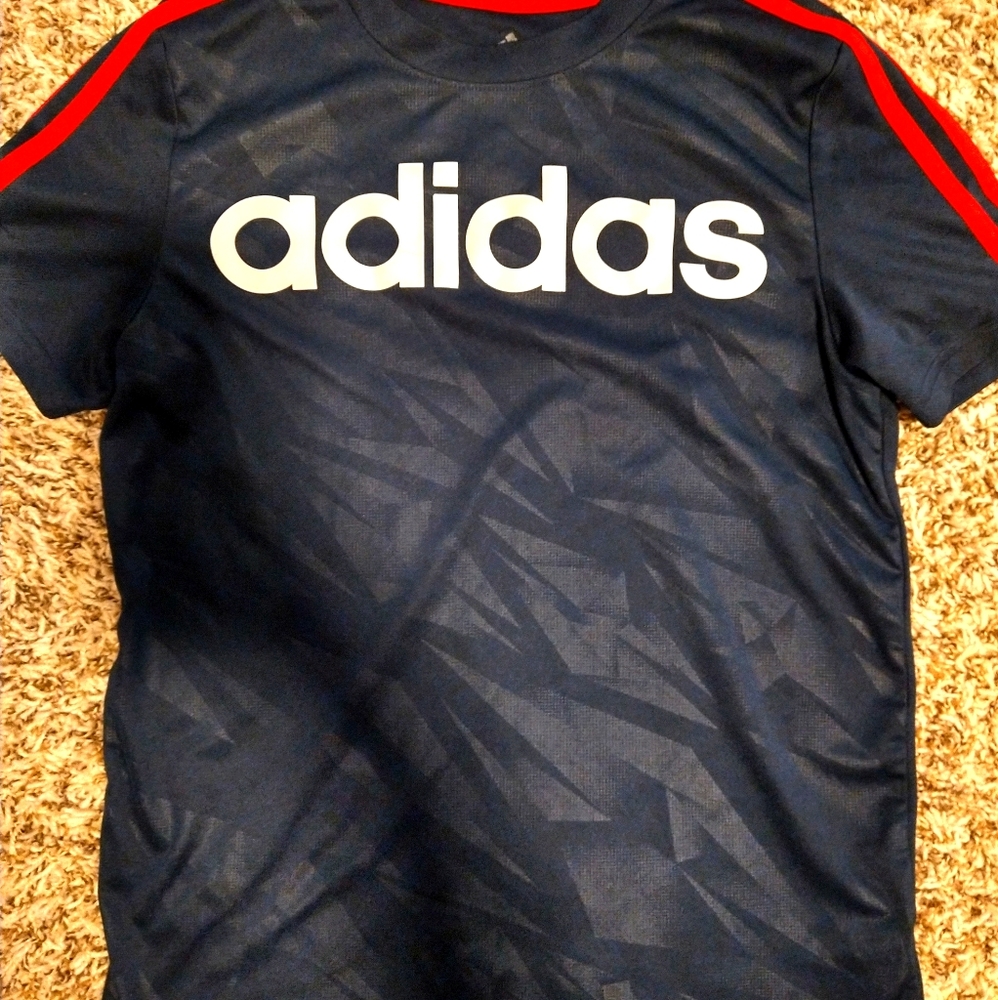 Adidas tshirt